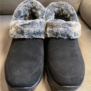 Skechers Go Lounge black size 8 1/2